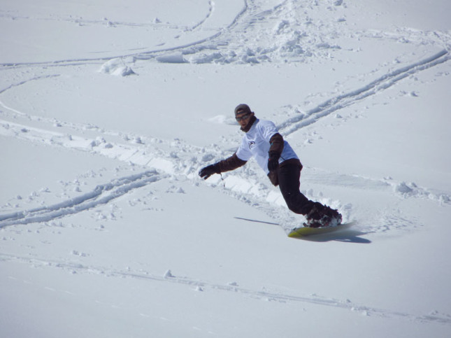 Trav's Trippin' at snowboarding