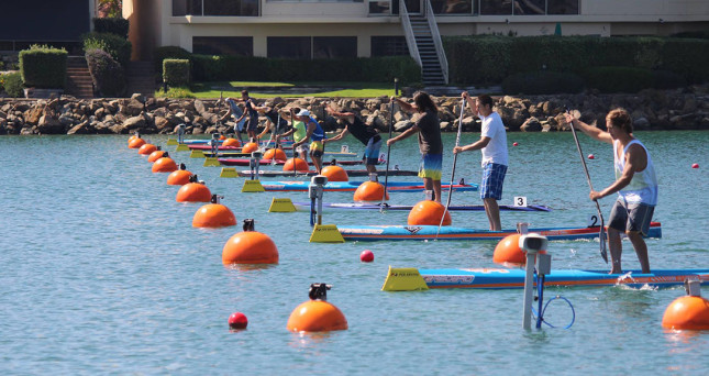 Stand-Up-Paddling-in-lanes