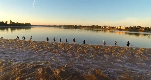 La Gironde tidal river bore Bordeaux France