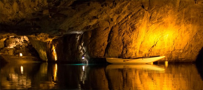 Underground SUP race