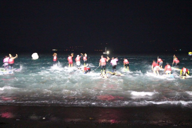 stand up paddling at night