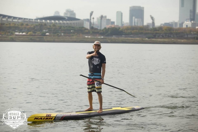 Casper Steinfath stand up paddling in Korea