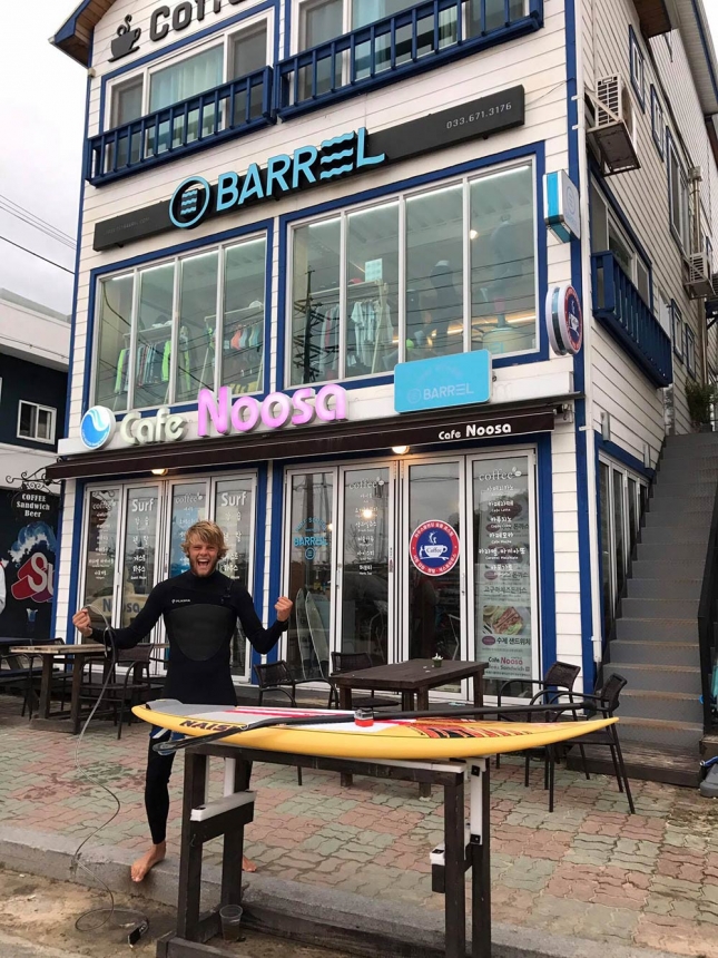 stand-up-paddleboarding-in-korea