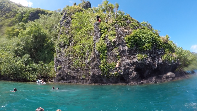 Huahine cliff jumping